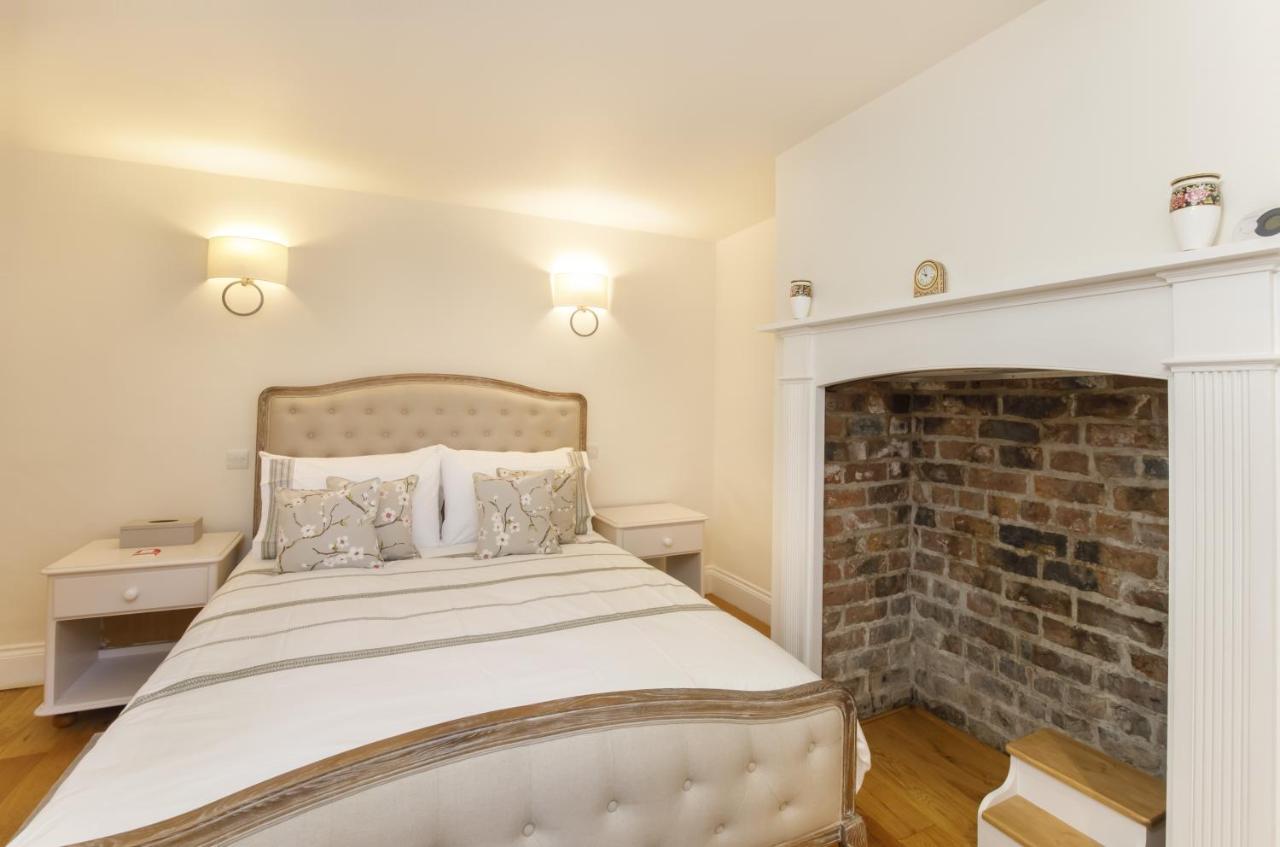 The Garden Square - Unique Luxury Apartment In Historic Garden Square - Ideal For 2 People York Kültér fotó