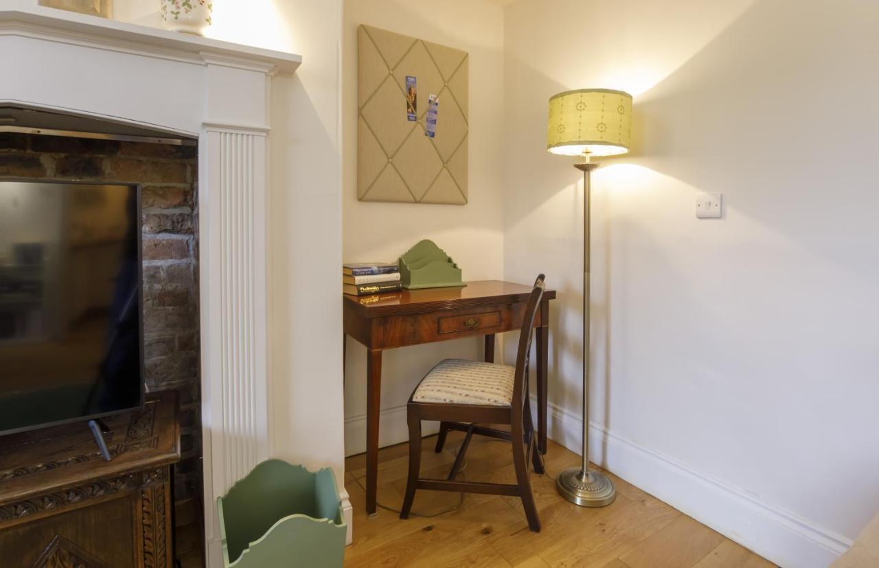 The Garden Square - Unique Luxury Apartment In Historic Garden Square - Ideal For 2 People York Kültér fotó
