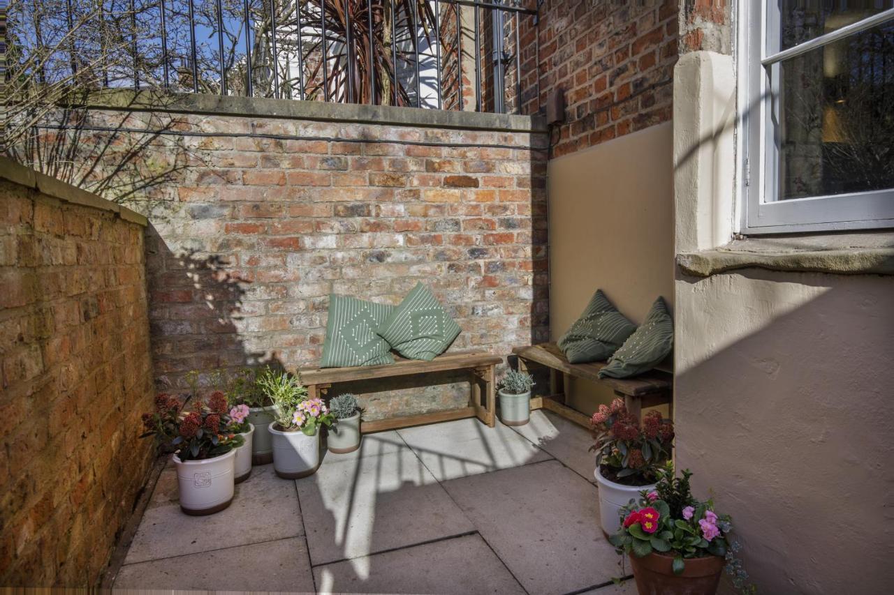 The Garden Square - Unique Luxury Apartment In Historic Garden Square - Ideal For 2 People York Kültér fotó