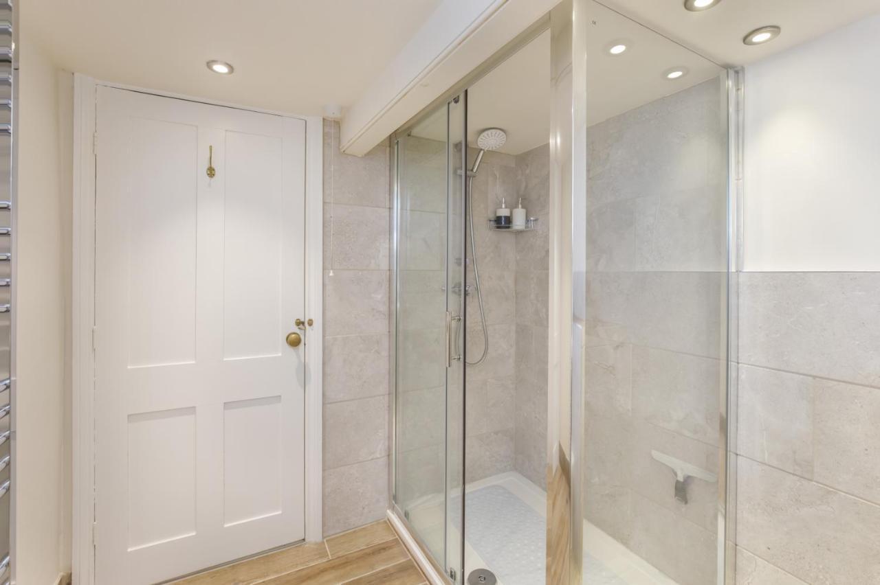 The Garden Square - Unique Luxury Apartment In Historic Garden Square - Ideal For 2 People York Kültér fotó
